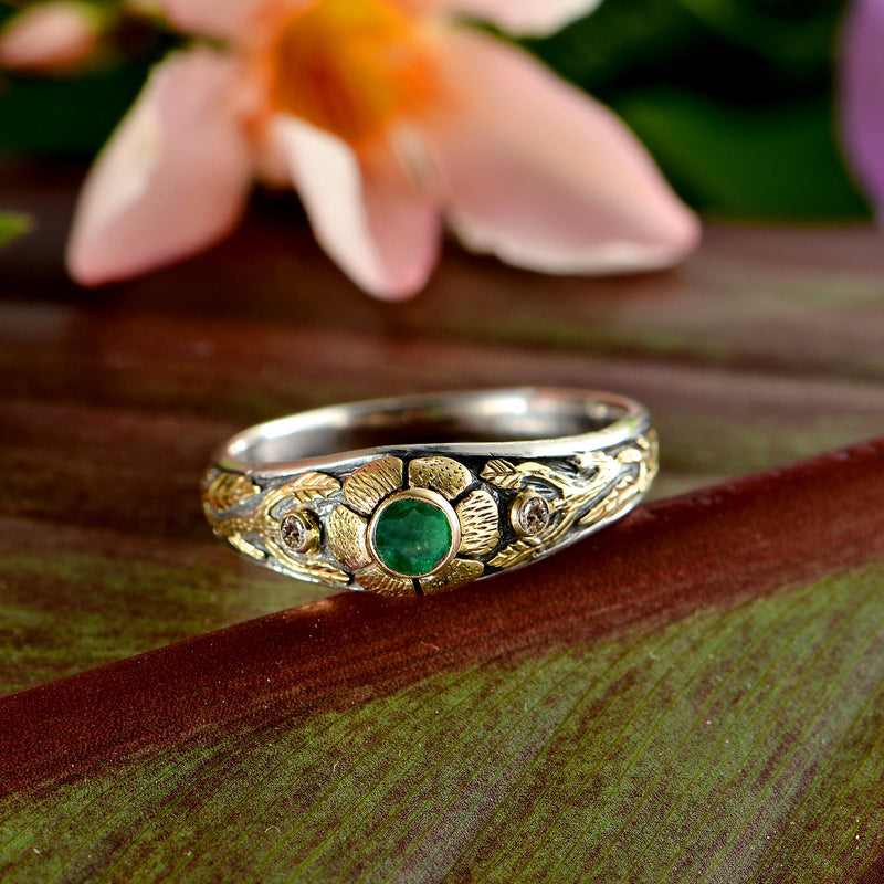 The Emerald Diamond Gold Mini Flower Ring