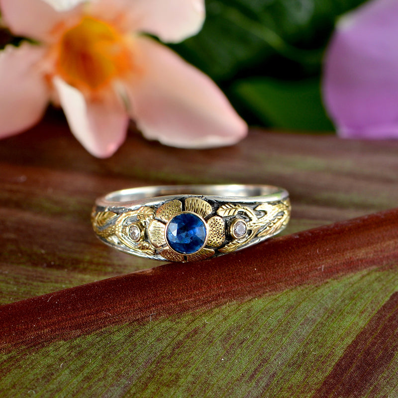 The Kyanite Diamond Gold MIni Flower Ring
