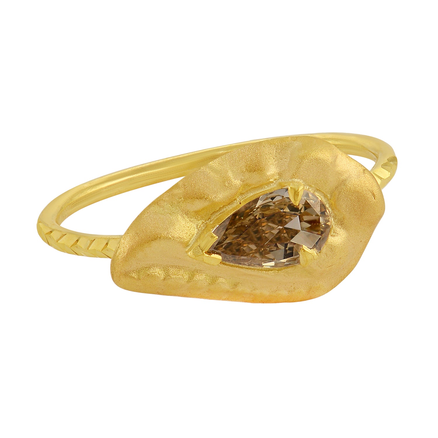 Pear Gold Embossed Diamond Ring